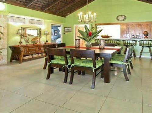 Paradise Beachfront Villas Rio Bueno Harbour Buitenkant foto